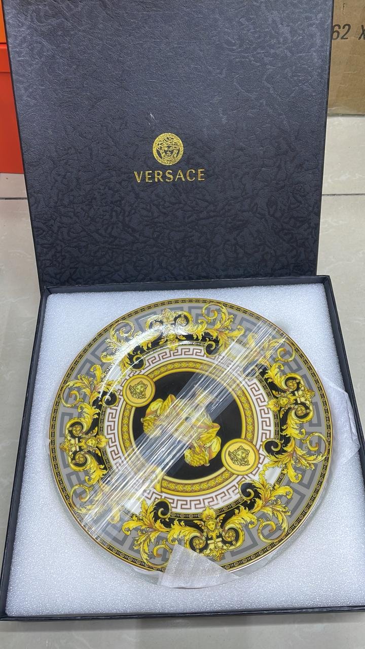 Serving tray diameter of 32 cm from Versace - Versace Tray | Aleppo Gift UAE